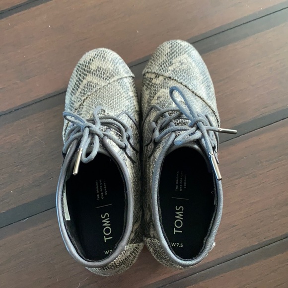 TOMS faux snake Kala booties - Picture 1 of 4